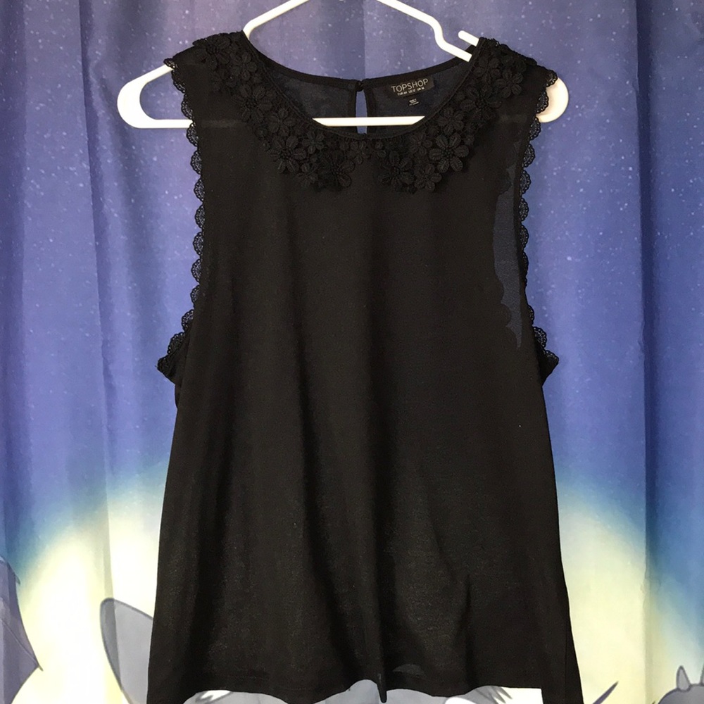 Dainty Peter Pan collar top
